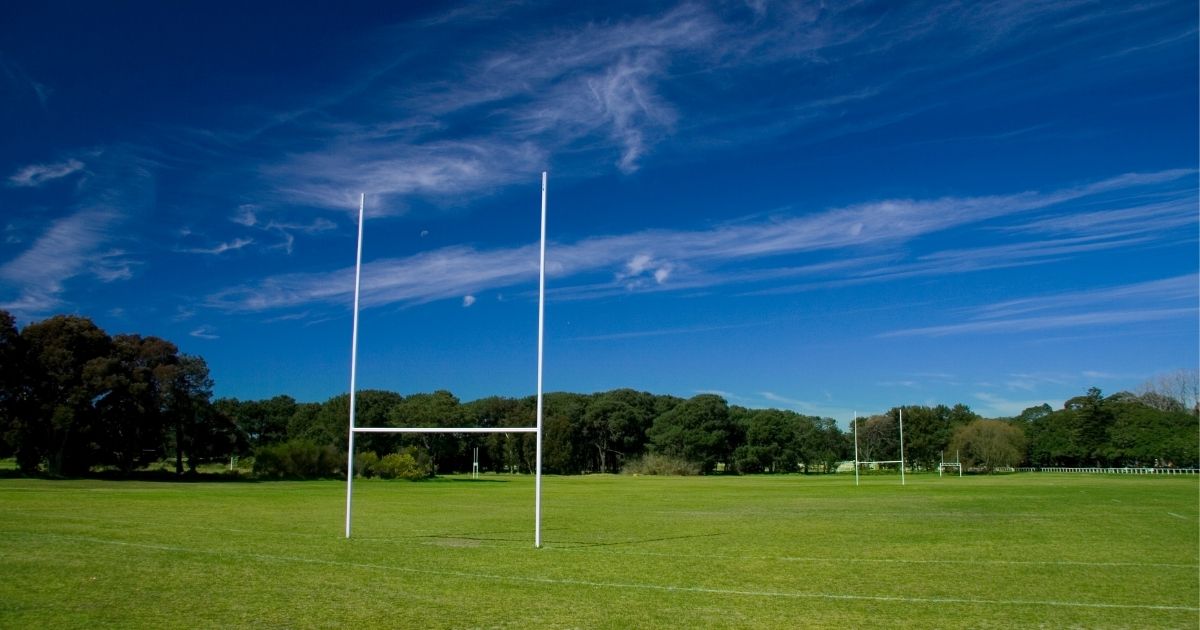 ハンドオフを武器に!ラグビーで相手を突き放す最強スキルを徹底解説